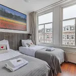 Cuyp 招待所 3*